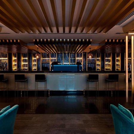 W Doha Hotel Exterior photo The bar at the lounge